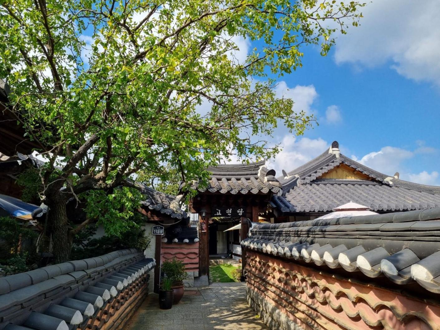 Hotel Gohyundang à Jeonju Extérieur photo